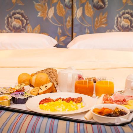 Hotel Lo Scoiattolo กูร์มาเยอร์ ภายนอก รูปภาพ