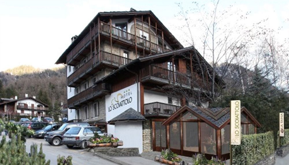 Hotel Lo Scoiattolo กูร์มาเยอร์ ภายนอก รูปภาพ